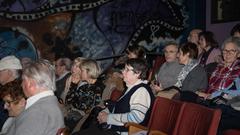 Die Kinoreihen sind gut gefüllt. Das Publikum aus St. Ingbert freut sich darauf, Ophüls-Filme bei sich um die Ecke schauen zu können.  (Foto: SR)