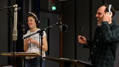 V.l.: Lola Klamroth und Thomas Loibl in den Rollen der Lena Englert und des P. M. Krüger (Foto: SR / Anke Beims)