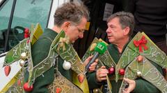 Michael Friemel und Eberhard Schilling bereiten sich für die O-Tannenbaum-Aktion vor (Foto: SR/Sebastian Knöbber)