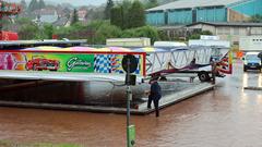 Fahrgeschäfte der Pfingstkirmes in Wiebelskirchen sind von Hochwasser bedroht (Foto: Brandon Lee Posse)