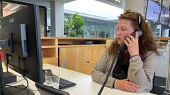 SR 3-Praktikantin Sandra bei der ersten Telefonrecherche (Foto: SR)