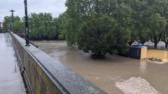 Hochwasser: So sieht es an der Bismarckbrücke in Saarbrücken aus. (Foto: Sven Roland/SR)