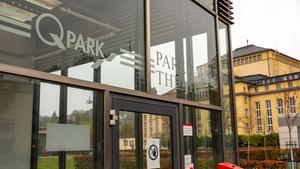 Das wegen Hochwassersanierung geschlossene Parkhaus am Saarbrücker Staatstheater (Foto: SR / Sebastian Knöbber)