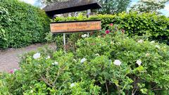 Der Eingang des Rosengartens in Welschbach (Foto: SR/Corinna Kern)