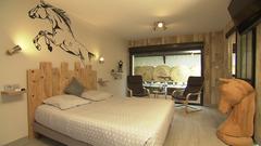 Ein Zimmer bei Equi-Lodges (Foto: Stephanie Prochnow)