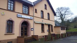 Die Alte Schule in Saarhölzbach (Foto: Patrick Wiermer)