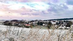 Ein wenig Schnee, und der Himmel in Pastellfarben getaucht.  (Foto: Monika Braun)