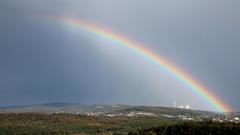 Regenbogen, fotografiert von der Alm bei Landsweiler - Reden (Foto: Ulrike Blum)
