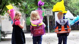 Erstklässler auf dem Weg zur Schule (Foto: dpa)