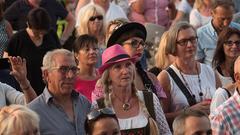 SommerAlm2017 - der Montagabend mit Night Fever (Foto: Paquale D'Angiolillo)