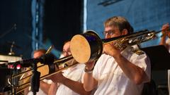 Der Sonntagabend auf der SommerAlm 2018 mit Pe Werner und der Big Band der Bundeswehr (Foto: Pasquale D'Angiolillo)