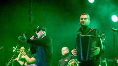 SommerAlm 2023: Der Samstagabend mit Krachleder (Foto: SR/Pasquale D'Angiolillo)
