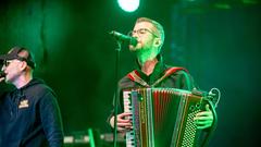 SommerAlm 2023: Der Samstagabend mit Krachleder (Foto: SR/Pasquale D'Angiolillo)