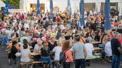 Viele Besucher am Montagabend auf der SR 3 SommerAlm (Foto: Pasquale D'Angiolillo)