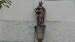 Nahaufnahme der Minerva-Statue (Foto: Peter Weitzmann)