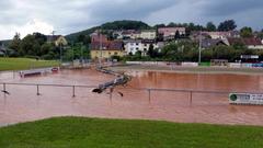 Überfluteter Sportplatz in Eppelborn (Foto: privat)