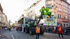 Der Rosenmontagsumzug 2023 in Burbach  (Foto: SR/Pasquale D'Angiolillo)