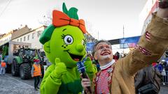 Der Rosenmontagsumzug 2023 in Burbach  (Foto: SR/Pasquale D'Angiolillo)