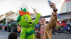 Der Rosenmontagsumzug 2023 in Burbach  (Foto: SR/Pasquale D'Angiolillo)