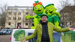 Der SR 3-Prunkwagen mit Moderator Eberhard Schilling auf dem Fastnachtsumzug in Dillingen (Foto: Pasquale D'Angiolillo)