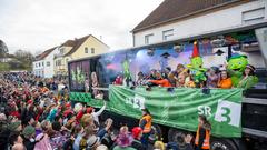 Der SR 3 Prunkwagen auf der närrischen Parade in Wiesbach  (Foto: SR/Pasquale D'Angiolillo)