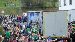 Der SR 3 Prunkwagen auf der närrischen Parade in Wiesbach  (Foto: SR/Pasquale D'Angiolillo)