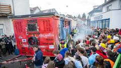 Der SR 3 Prunkwagen auf der närrischen Parade in Wiesbach  (Foto: SR/Pasquale D'Angiolillo)