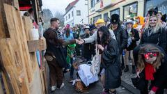 Der SR 3 Prunkwagen auf der närrischen Parade in Wiesbach  (Foto: SR/Pasquale D'Angiolillo)