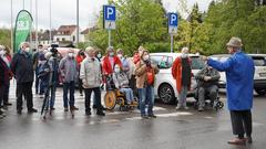 Die SR 3-Comedy-Truppe auf ihrer Spritztour am Impfzentrum Neunkirchen (Foto: SR/Pasquale D'Angiolillo)