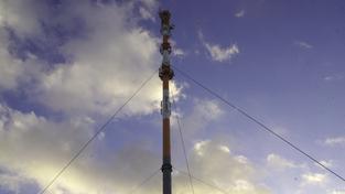 Der Sendemast des Funkhauses Halberg (Foto: Benjamin Morris/SR)