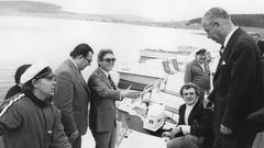 Ministerpräsident Franz Josef Röder (r.) bei der Einweihung des Stausees in Losheim (Foto: Landesarchiv Saarland / Erich Isenhuth)