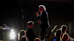 Stefan Gwildis und das Kreisjugendorchester Neunkirchen beim SR 3-Sommerkonzert auf den Bliesterrassen (Foto: SR/Dirk Guldner)