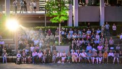 Stefan Gwildis und das Kreisjugendorchester Neunkirchen beim SR 3-Sommerkonzert auf den Bliesterrassen (Foto: SR/Dirk Guldner)