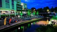 Stefan Gwildis und das Kreisjugendorchester Neunkirchen beim SR 3-Sommerkonzert auf den Bliesterrassen (Foto: SR/Dirk Guldner)