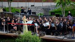 Stefan Gwildis und das Kreisjugendorchester Neunkirchen beim SR 3-Sommerkonzert auf den Bliesterrassen (Foto: SR/Dirk Guldner)