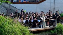 Stefan Gwildis und das Kreisjugendorchester Neunkirchen beim SR 3-Sommerkonzert auf den Bliesterrassen (Foto: SR/Dirk Guldner)