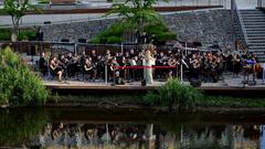 Stefan Gwildis und das Kreisjugendorchester Neunkirchen beim SR 3-Sommerkonzert auf den Bliesterrassen (Foto: SR/Dirk Guldner)