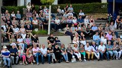 Stefan Gwildis und das Kreisjugendorchester Neunkirchen beim SR 3-Sommerkonzert auf den Bliesterrassen (Foto: SR/Dirk Guldner)