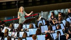 Stefan Gwildis und das Kreisjugendorchester Neunkirchen beim SR 3-Sommerkonzert auf den Bliesterrassen (Foto: SR/Dirk Guldner)