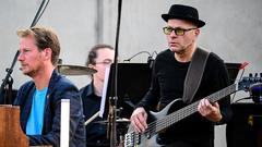 Stefan Gwildis und das Kreisjugendorchester Neunkirchen beim SR 3-Sommerkonzert auf den Bliesterrassen (Foto: SR/Dirk Guldner)