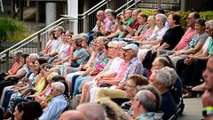 Stefan Gwildis und das Kreisjugendorchester Neunkirchen beim SR 3-Sommerkonzert auf den Bliesterrassen (Foto: SR/Dirk Guldner)