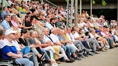 Stefan Gwildis und das Kreisjugendorchester Neunkirchen beim SR 3-Sommerkonzert auf den Bliesterrassen (Foto: SR/Dirk Guldner)