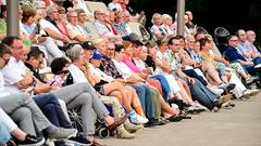 Stefan Gwildis und das Kreisjugendorchester Neunkirchen beim SR 3-Sommerkonzert auf den Bliesterrassen (Foto: SR/Dirk Guldner)