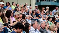 Stefan Gwildis und das Kreisjugendorchester Neunkirchen beim SR 3-Sommerkonzert auf den Bliesterrassen (Foto: SR/Dirk Guldner)