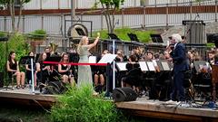 Stefan Gwildis und das Kreisjugendorchester Neunkirchen beim SR 3-Sommerkonzert auf den Bliesterrassen (Foto: SR/Dirk Guldner)