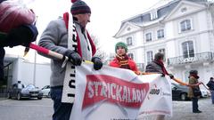 Auftakt für die Aktion war um 11.00 Uhr an der Staatskanzlei.  (Foto: Pasquale D'Angiolillo)