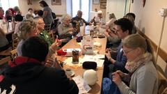 800 einzelne Schals gestrickt von rund 400 Helfern sind am Ende zusammengekommen.  (Foto: AWO Saarland)