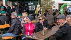 Der Treffpunkt Ü-Wagen in Oberesch (Foto: SR/Dirk Guldner)