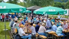 Das Treffpunkt Ü-Wagen-Fest in Besch (Foto: SR/Sebastian Knöbber)