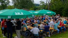 Das Treffpunkt Ü-Wagen-Fest in Besch (Foto: SR/Sebastian Knöbber)
